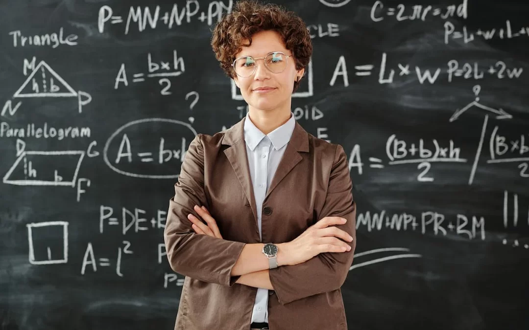 13 Best Side Hustles for Teachers: Earn $7k Monthly