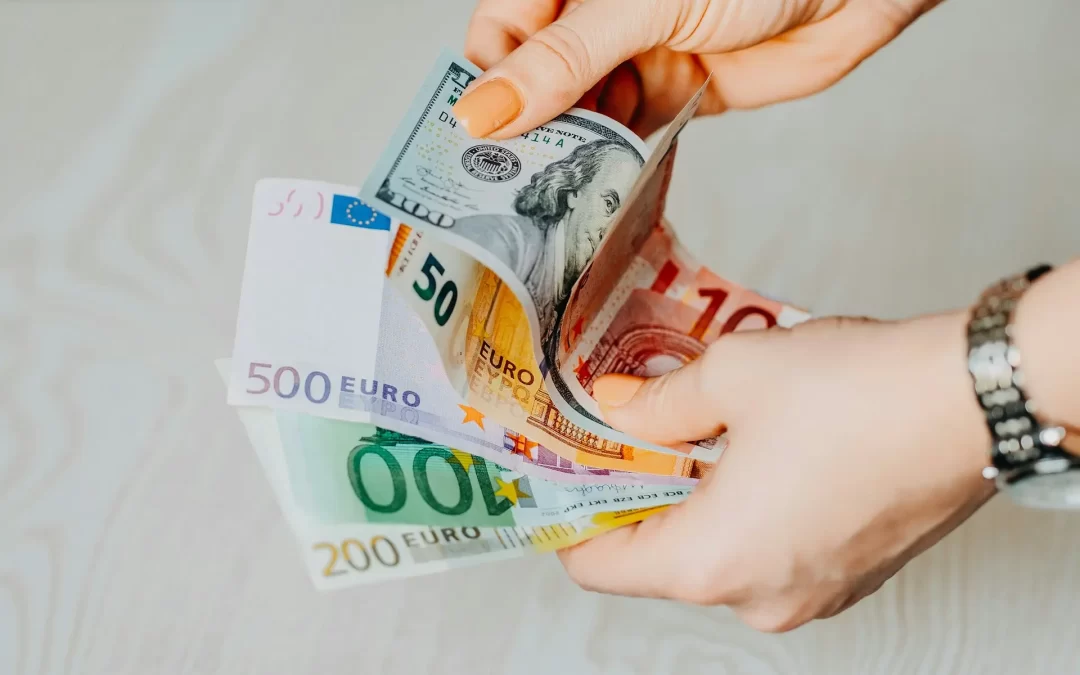 7 Lazy Ways Moms Can Make Money